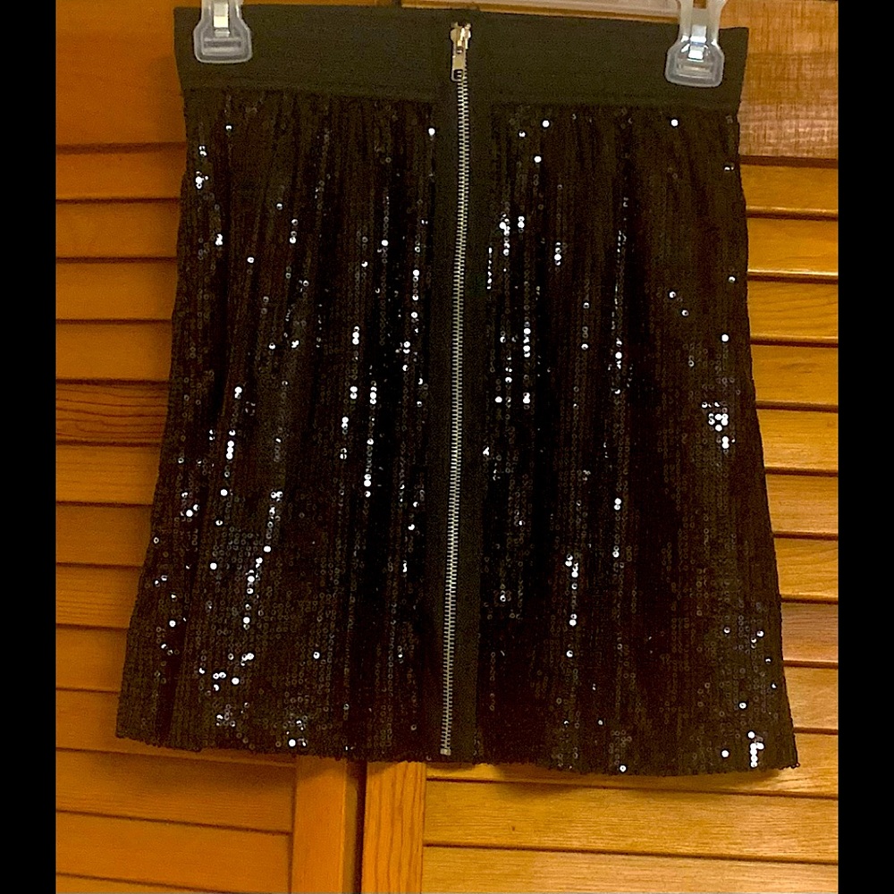 Medium Pink Rose NWOT Black Sequin Skirt